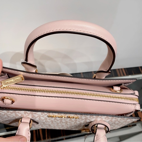 Michael Kors Sheila Small satchel crossbody - Picture 6 of 10